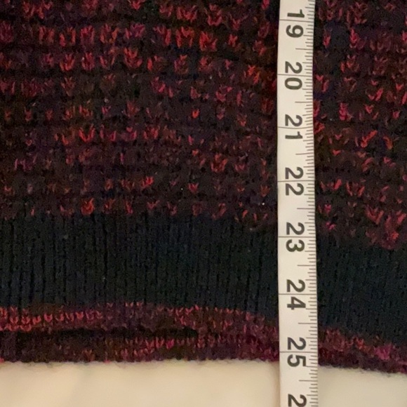 Women's Red and Black Sweater - Picture 7 of 8